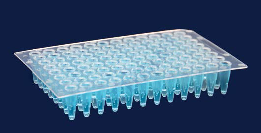 ISOLAB - 123.02.096 PCR plağı - 96 kuyulu - 0,2 ml - steril - yarım etekli (10 adet / paket)